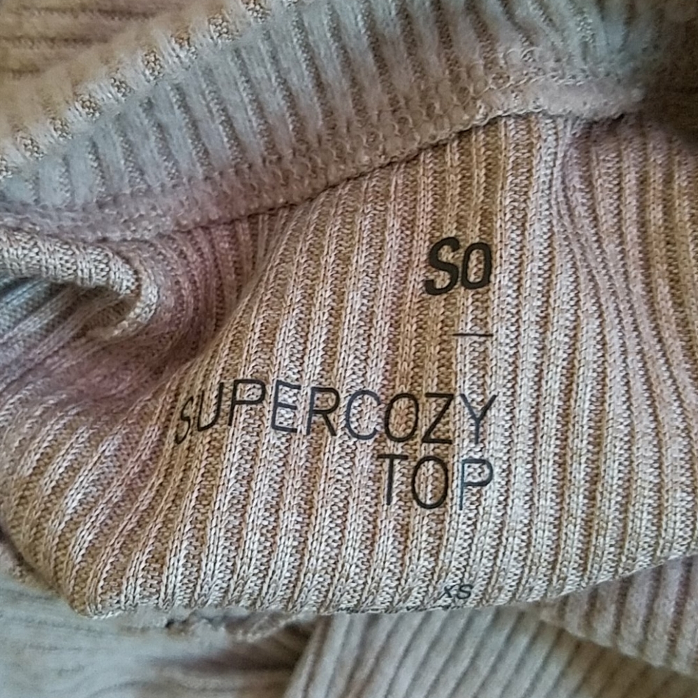 Juniors' SO long sleeve mockneck knot front top - Picture 4 of 4